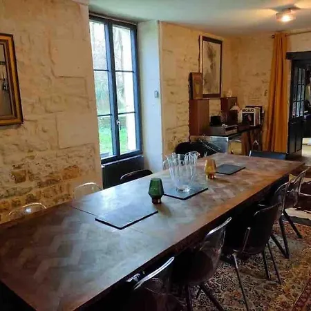 Gigantesque Moulin Villa