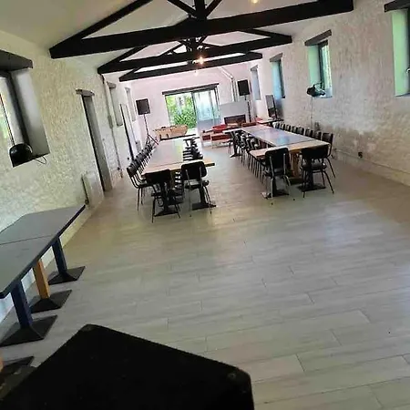 Gigantesque Moulin Villa La Mothe-Saint-Héray